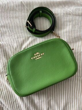 Coach Green Pebbled Leather Camera Crossbody with Gold Logo Jamie bag